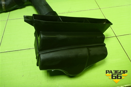 Воздухозаборник воздушного фильтра (1K0129618AJ) для Volkswagen Passat (B6) с 2005-2010г (Пассат Б6)