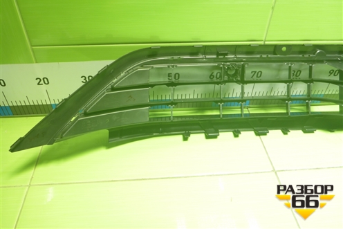 Решетка в передний бампер центральная (новая) (30G853671B) для Volkswagen Talagon с 2021-2026г