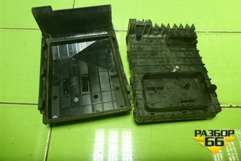 Блок предохранителей подкапотный (3C0937125) для Volkswagen Passat (B6) с 2005-2010г (Пассат Б6)