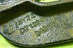 Кронштейн подножки  правый (DZ13241240128) для Shacman (shaanxi) X3000 (Х3000)