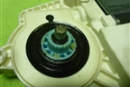 Моторчик стеклоподъёмника передний правый (1K0959792L) для Volkswagen Passat (B6) с 2005-2010г (Пассат Б6)