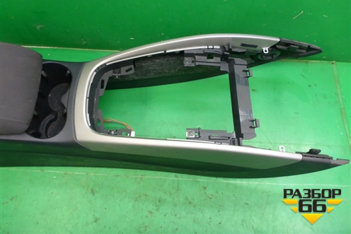 Подлокотник (8R0864981) для Audi Q5 c 2008-2017г (Ку 5)
