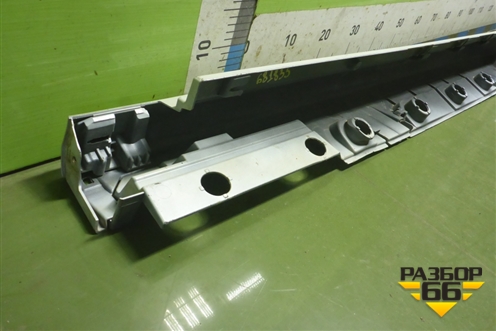Накладка на порог наружная правая (7585106360) для Toyota Camry XV70 с 2017-2026г (Камри)