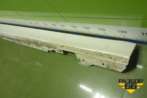 Накладка на порог наружная правая (51777256912) для BMW 3-серия F30/F31 с 2011г