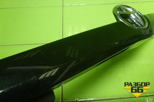 Накладка крышки багажника (7681133901) для Toyota Camry XV40 с 2006-2011г (Камри)