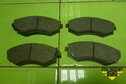 Колодки тормозные передние (ADB3286) для Nissan Primera (P10E) с 1990-1996г (Примера)