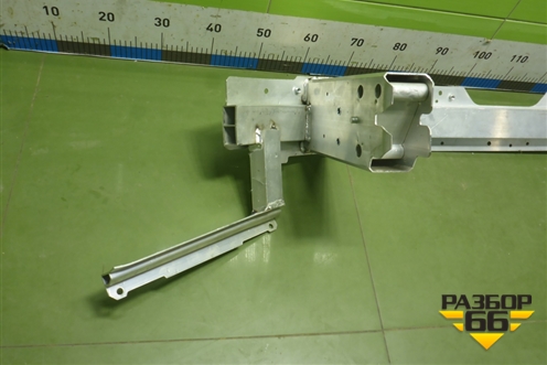 Усилитель переднего бампера (51117447069) для BMW X7 G07 с 2018г (Х7 Г07)