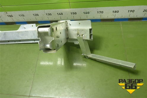 Усилитель переднего бампера (51117447069) для BMW X7 G07 с 2018г (Х7 Г07)