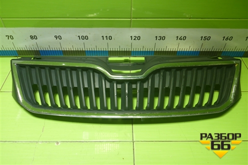 Решетка радиатора (5JA853668) для Skoda Rapid с 2013г (Рапид)