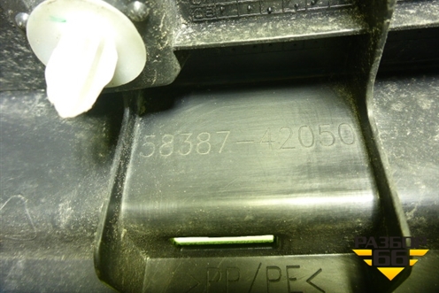 Обшивка багажника на заднюю панель (5838742050) для Toyota Rav-4 с 2006-2013г (Рав 4)