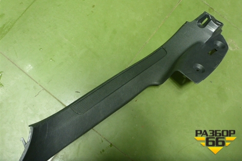 Накладка порога внутренняя правая (3C0853370) для Volkswagen Passat (B6) с 2005-2010г (Пассат Б6)