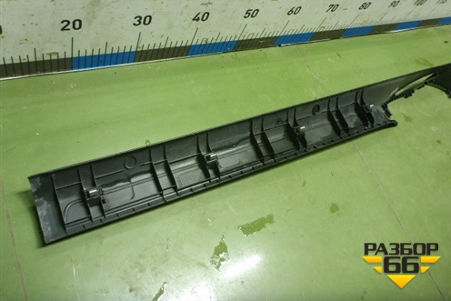 Накладка порога внутренняя правая (3C0853370) для Volkswagen Passat (B6) с 2005-2010г (Пассат Б6)