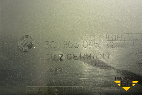 Накладка внутренняя (на консоль правая) (3C1863046) для Volkswagen Passat (B6) с 2005-2010г (Пассат Б6)