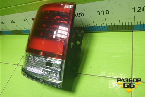 Фонарь задний наружный левый (после 2015г) (8156160B70) для Toyota Land Cruiser (200) с 2008г (Ленд Крузер)