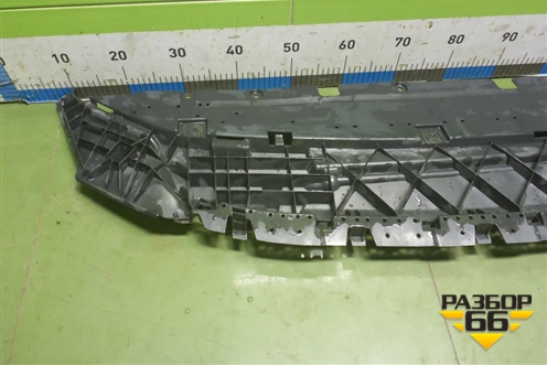Пыльник переднего бампера центральный (после 2020г) (80A807233H) для Audi Q5 с 2017г (Ку 5)