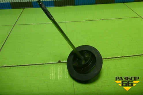 Болт крепления запасного колеса (628502E200) для Hyundai Tucson с 2004-2010г (Туксон)