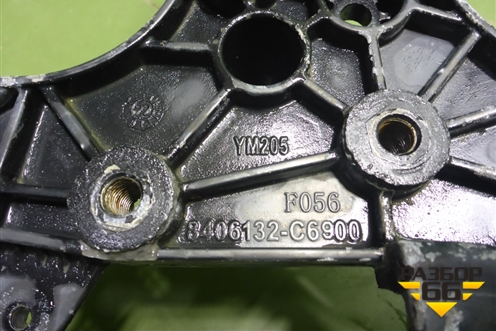 Кронштейн фары правой  (8406132С6900) для Dongfeng DFH4180