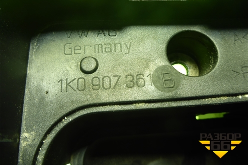 Кронштейн блока предохранителей (1K0907361B) для Volkswagen Passat-CC с 2008г (Пассат ЦЦ)
