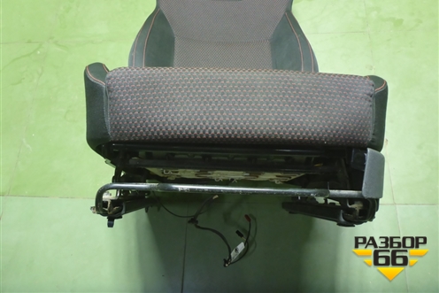 Сиденья комплект (без обогрева, без AIR BAG лифтбэк) для Skoda Rapid с 2013г (Рапид)