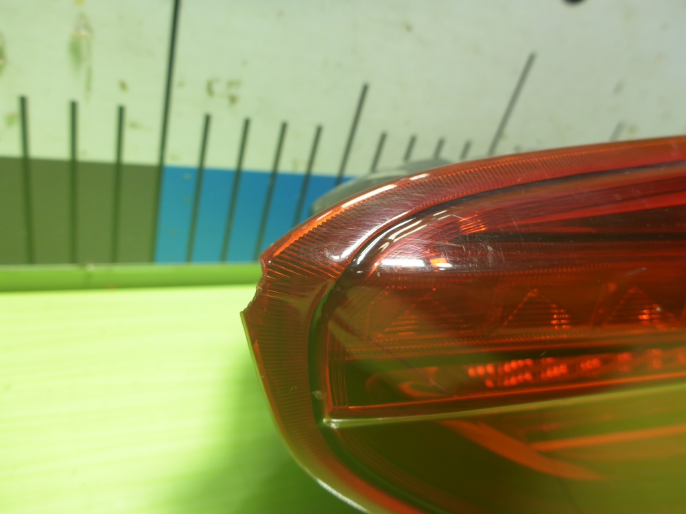 Фонарь задний внутренний правый