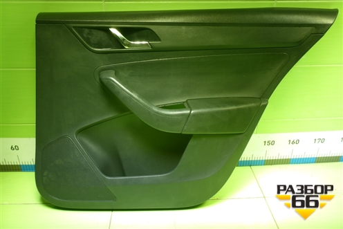 Обшивка двери задней правой под электрику (60U867024) для Skoda Rapid с 2013г (Рапид)