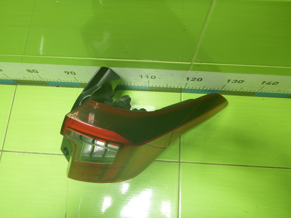 Фонарь задний правый