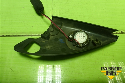 Накладка двери передней правой уголок (5JA837974) для Skoda Rapid с 2013г (Рапид)