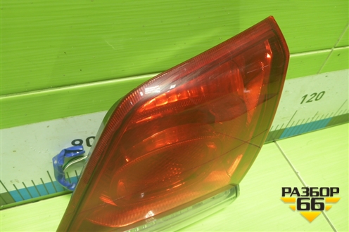 Фонарь задний внутренний правый (до 2012г) (8158160180) для Toyota Land Cruiser (200) с 2008г (Ленд Крузер)