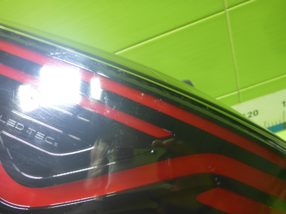 Фонарь задний наружный левый
