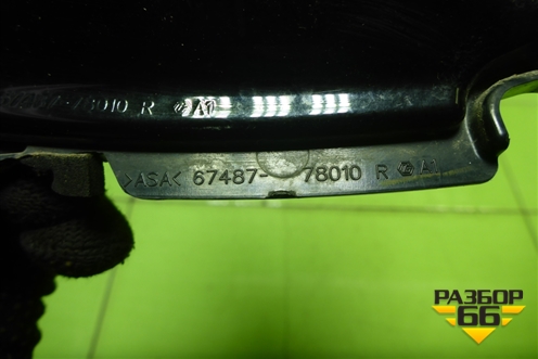 Накладка двери задней правой уголок (6748778010) для Lexus NX 200 с 2014-2021г (НХ)